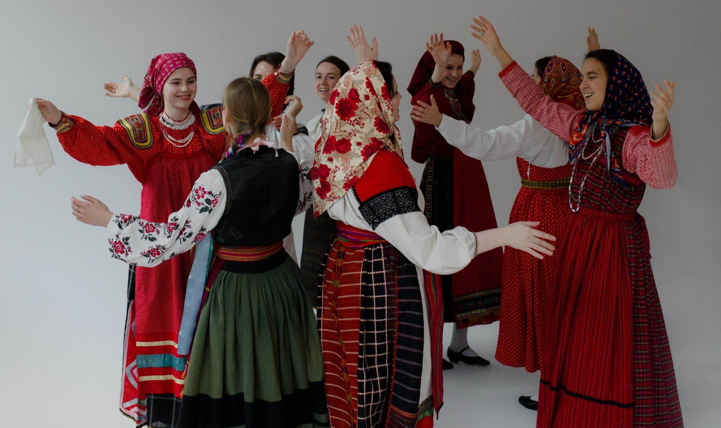 Фольклорный ансамбль «Комонь» и проект «Index III»