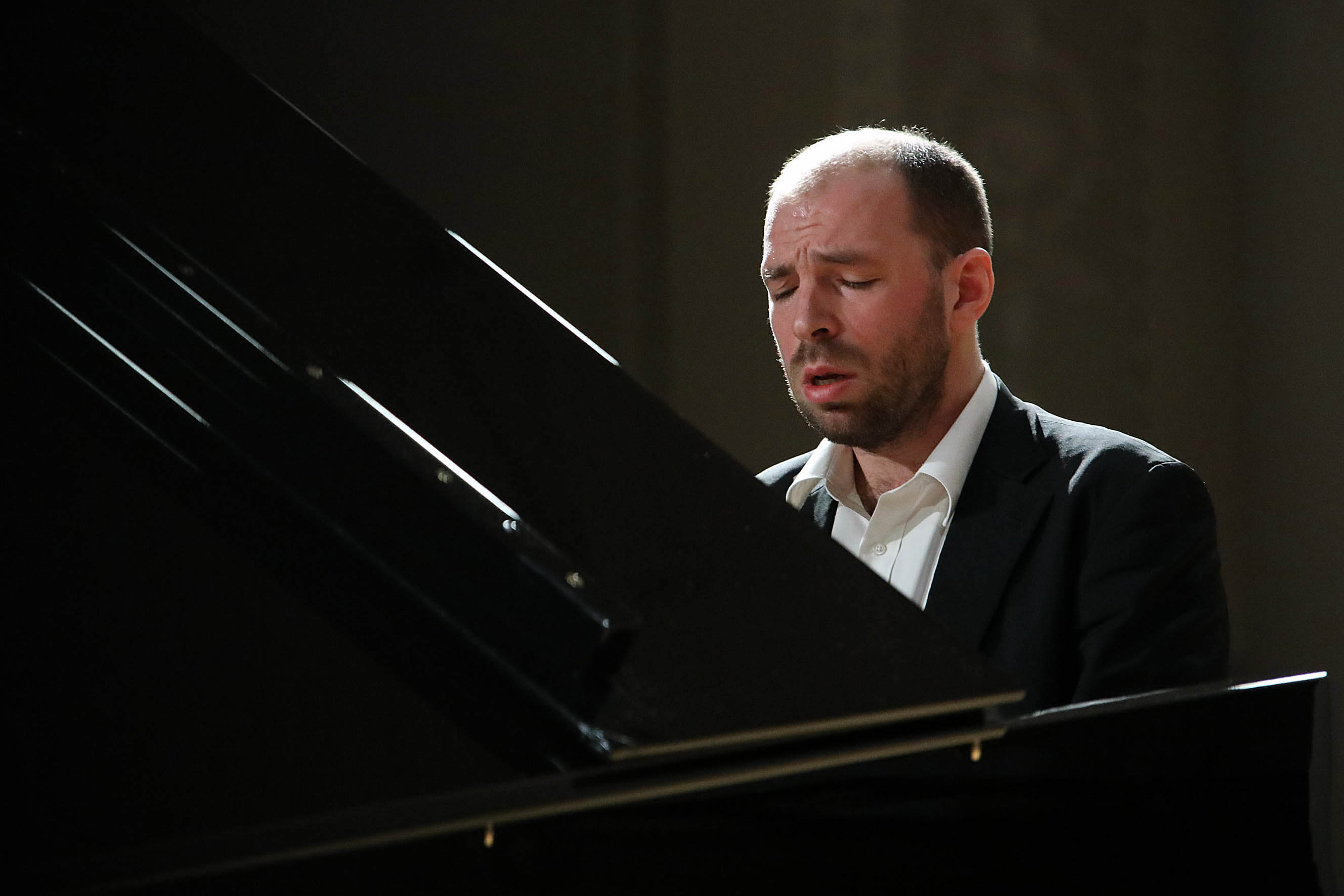 Андрей Коробейников, фортепиано, НФОР, дирижёр Дмитрий Синьковский