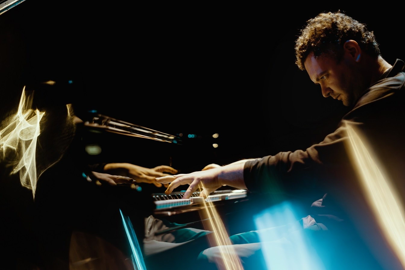 Юрий Фаворин, фортепиано