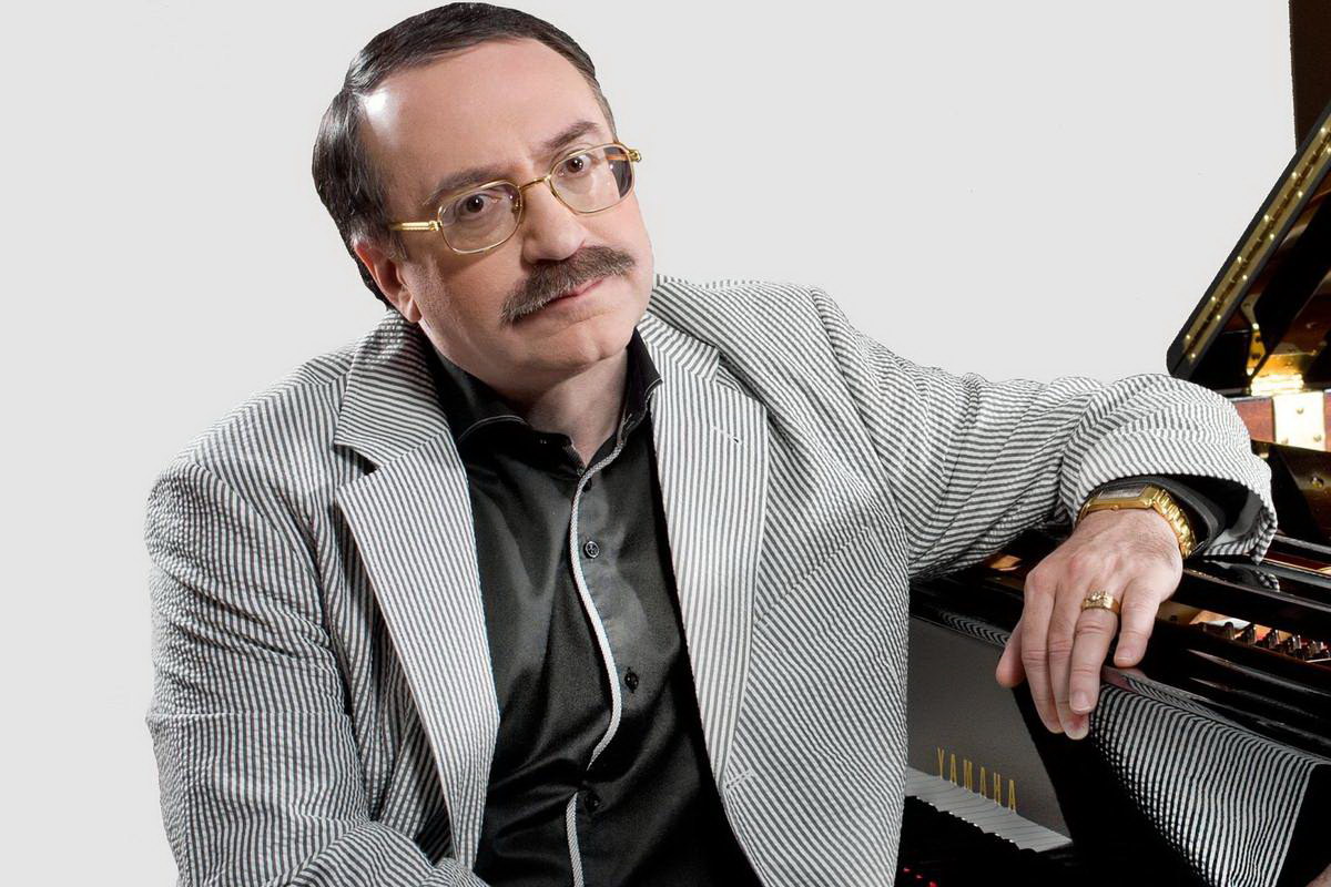 Даниил Крамер, фортепиано